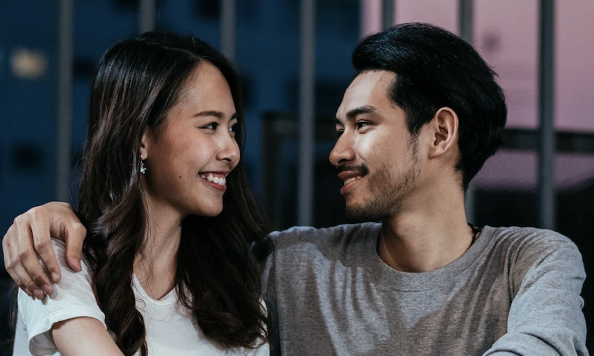 Biểu hiện khi đàn ông yêu thầm – Những dấu hiệu tinh tế