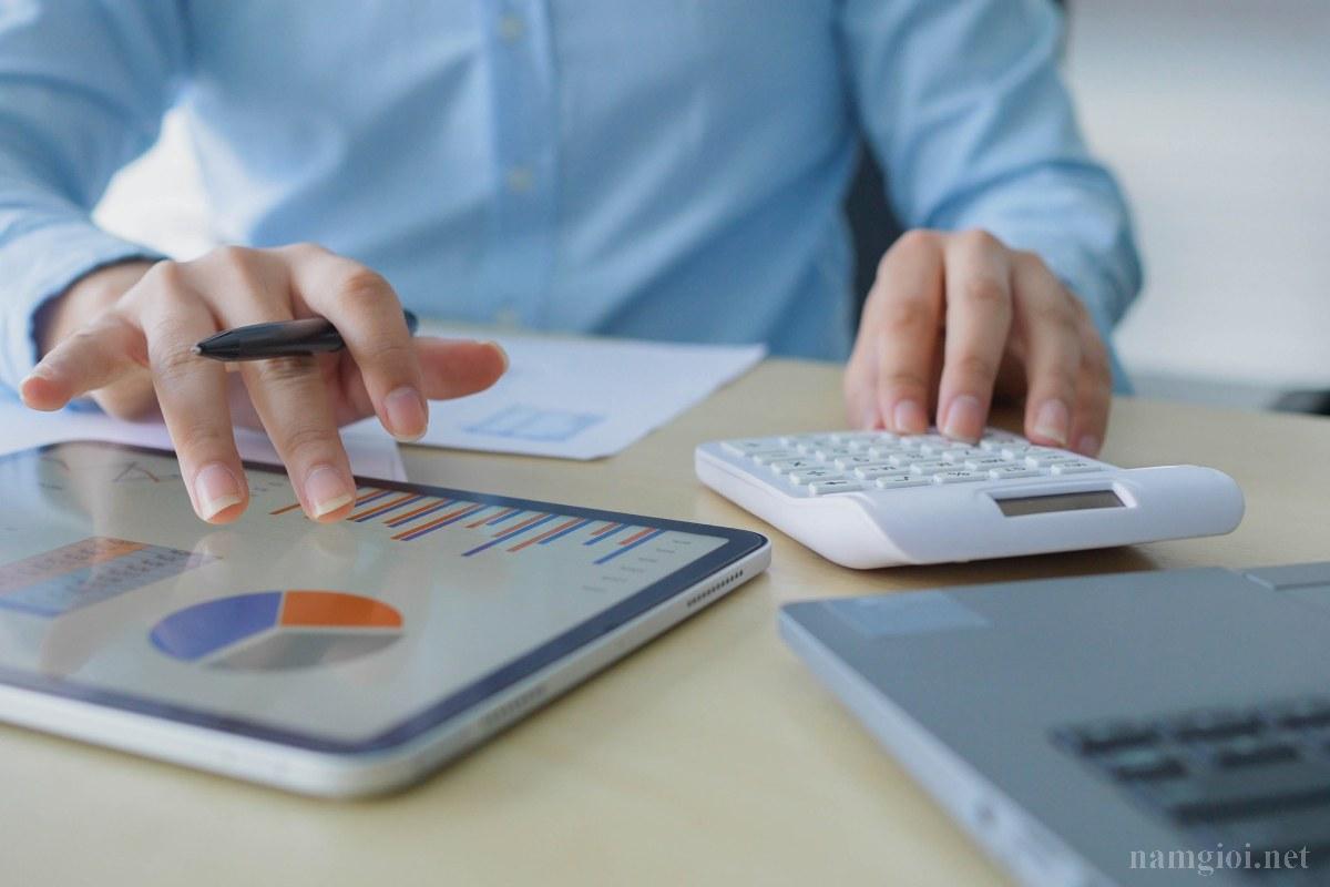 Giao tiếp với bố mẹ về công việc và tiền bạc - Bí quyết xây dựng mối quan hệ vững chắc trong gia đình hiện đại